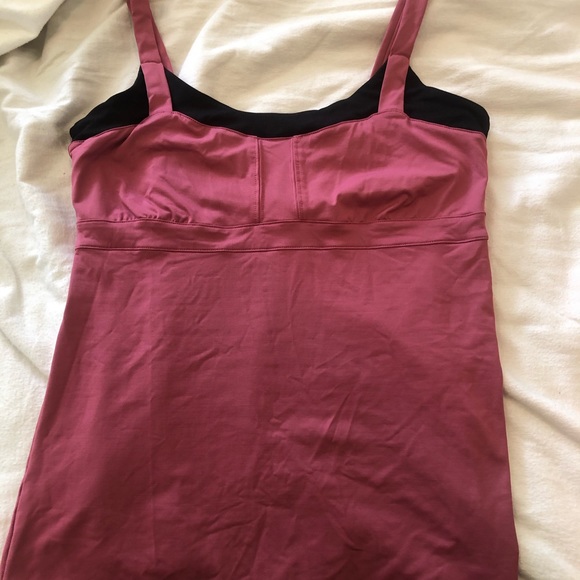 Workout top - Picture 2 of 2